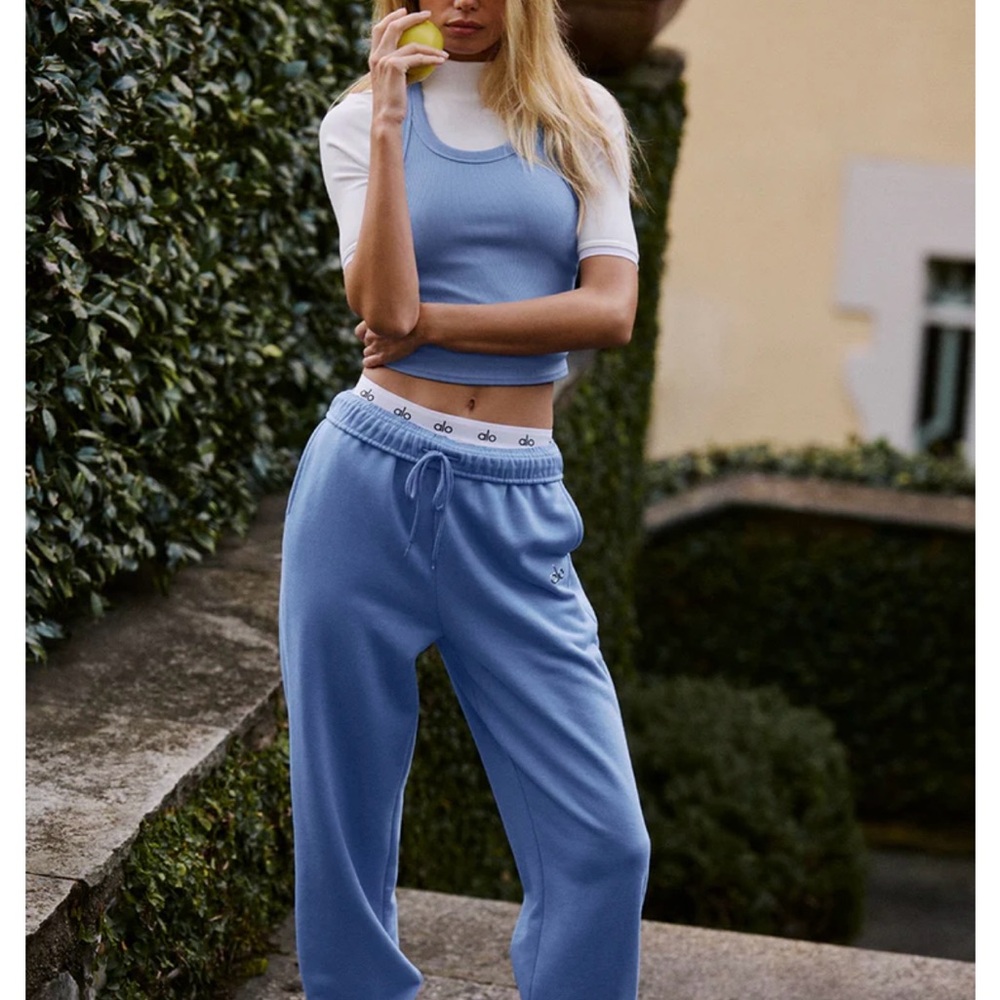 ALO Yoga Accolade Sweatpants Crystal Clear